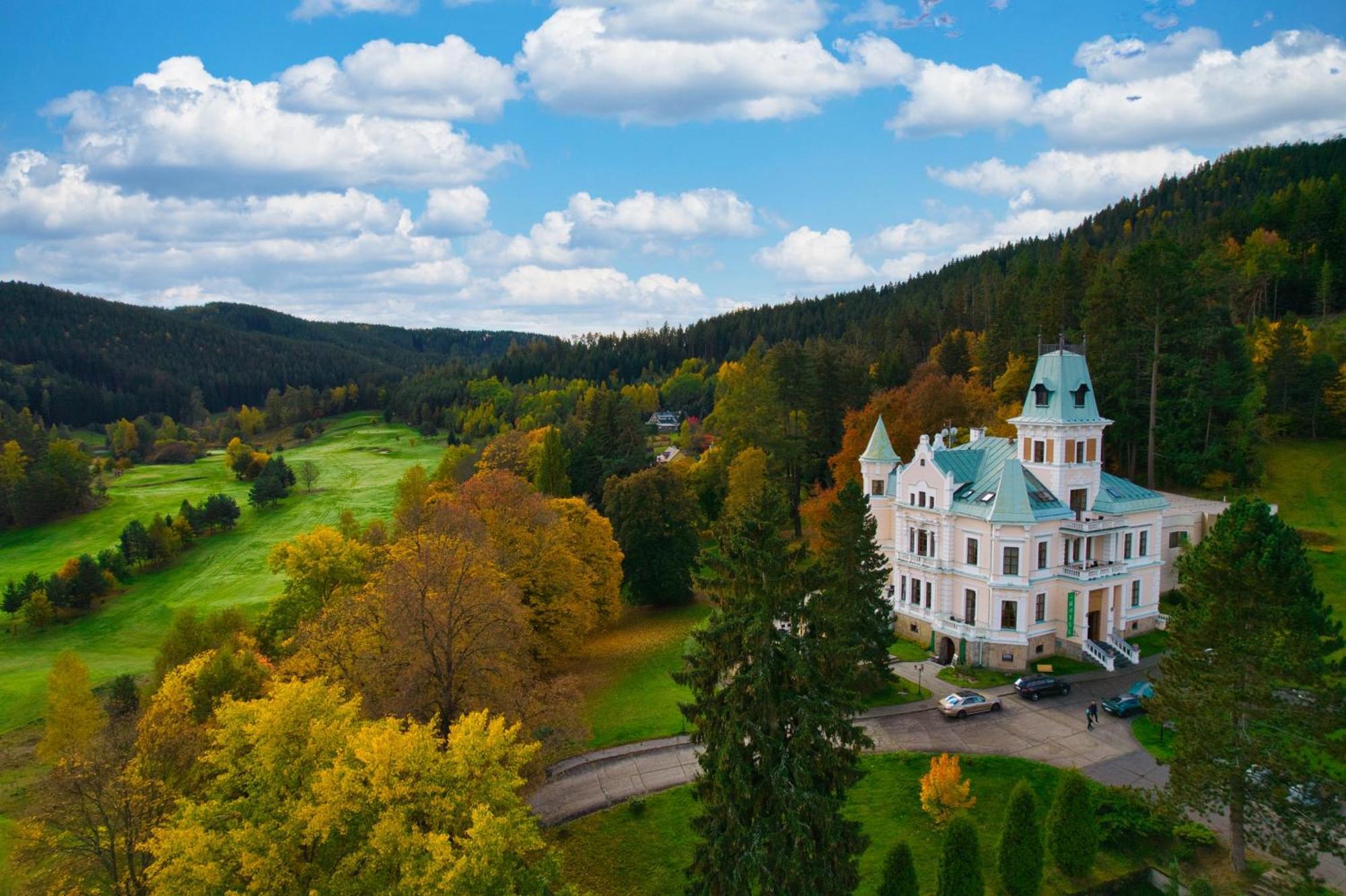 Hotel Chateau Cihelny Karlovy Vary Bagian luar foto