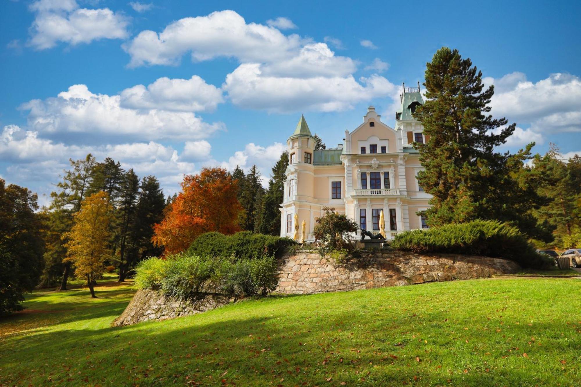 Hotel Chateau Cihelny Karlovy Vary Bagian luar foto