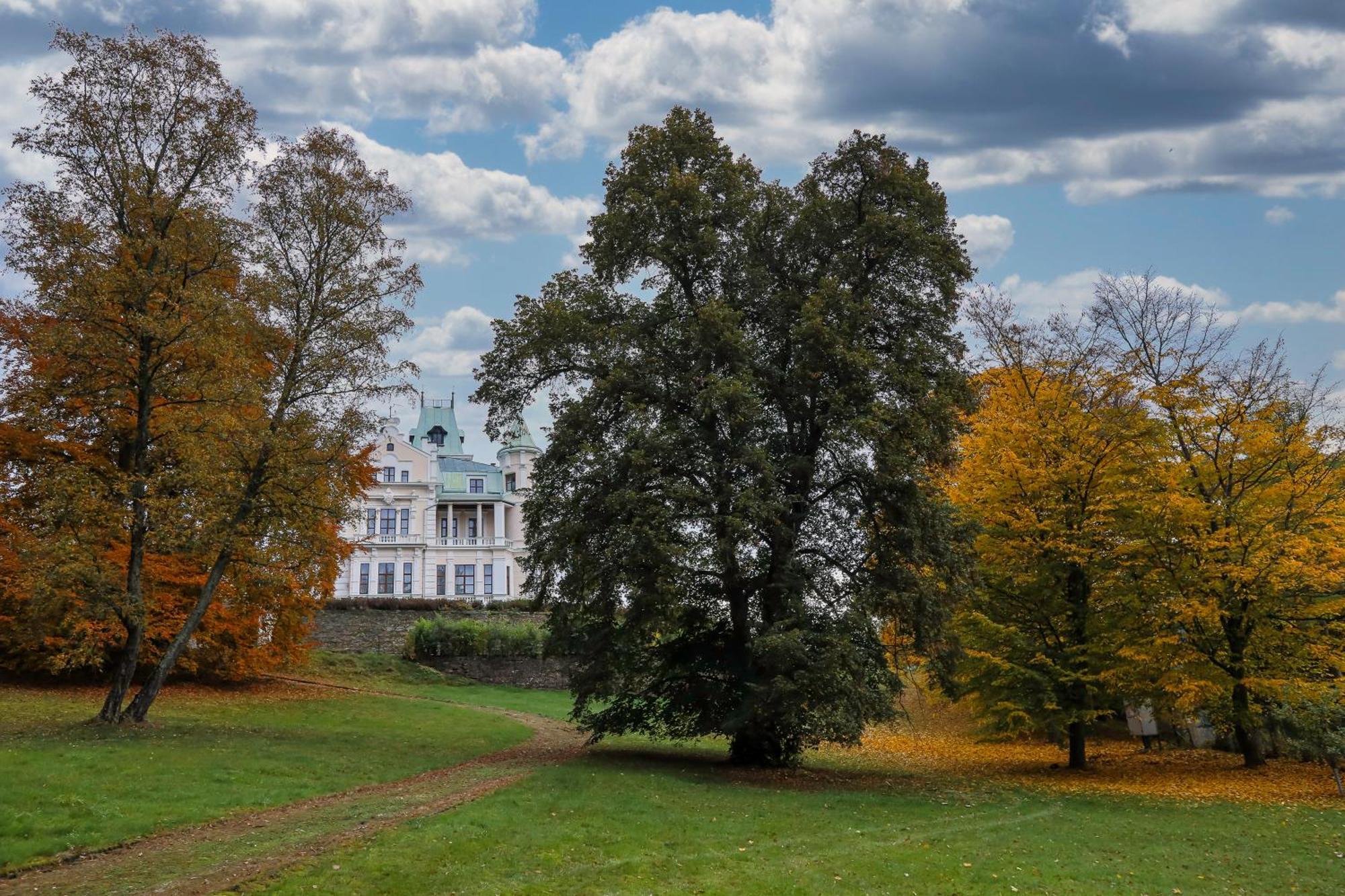 Hotel Chateau Cihelny Karlovy Vary Bagian luar foto