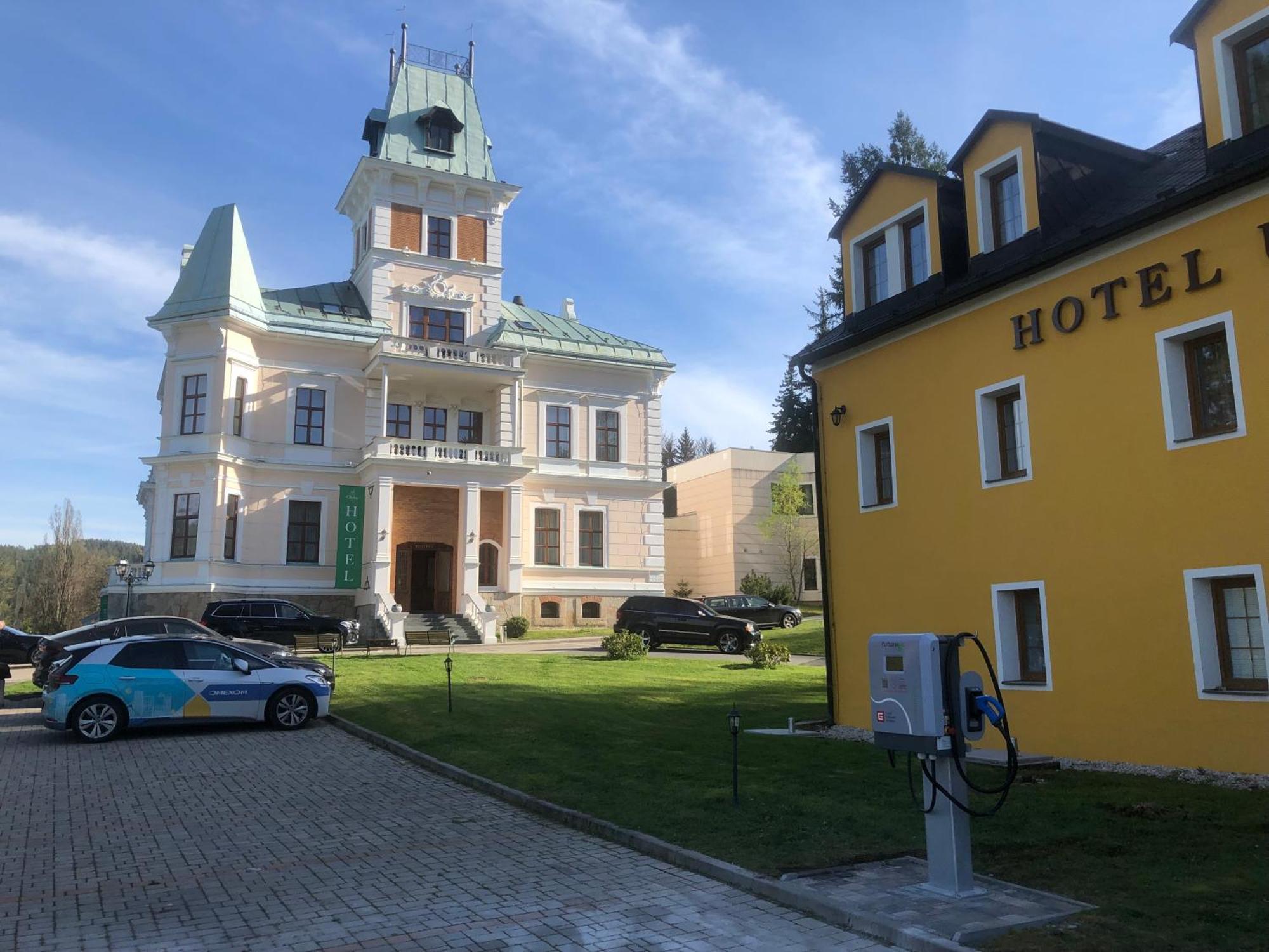 Hotel Chateau Cihelny Karlovy Vary Bagian luar foto