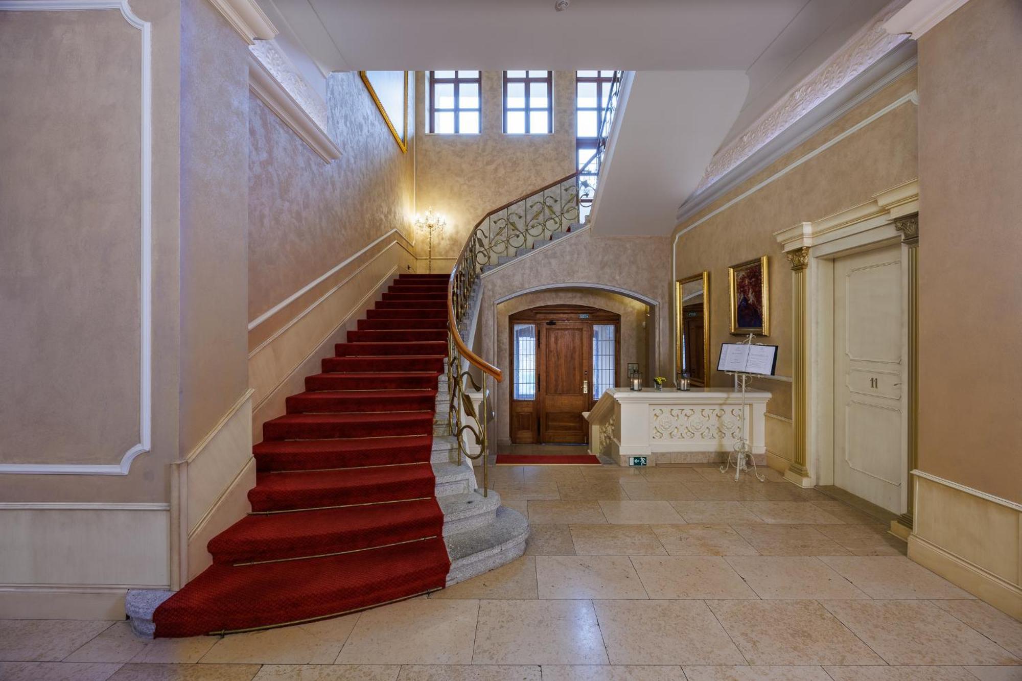 Hotel Chateau Cihelny Karlovy Vary Bagian luar foto