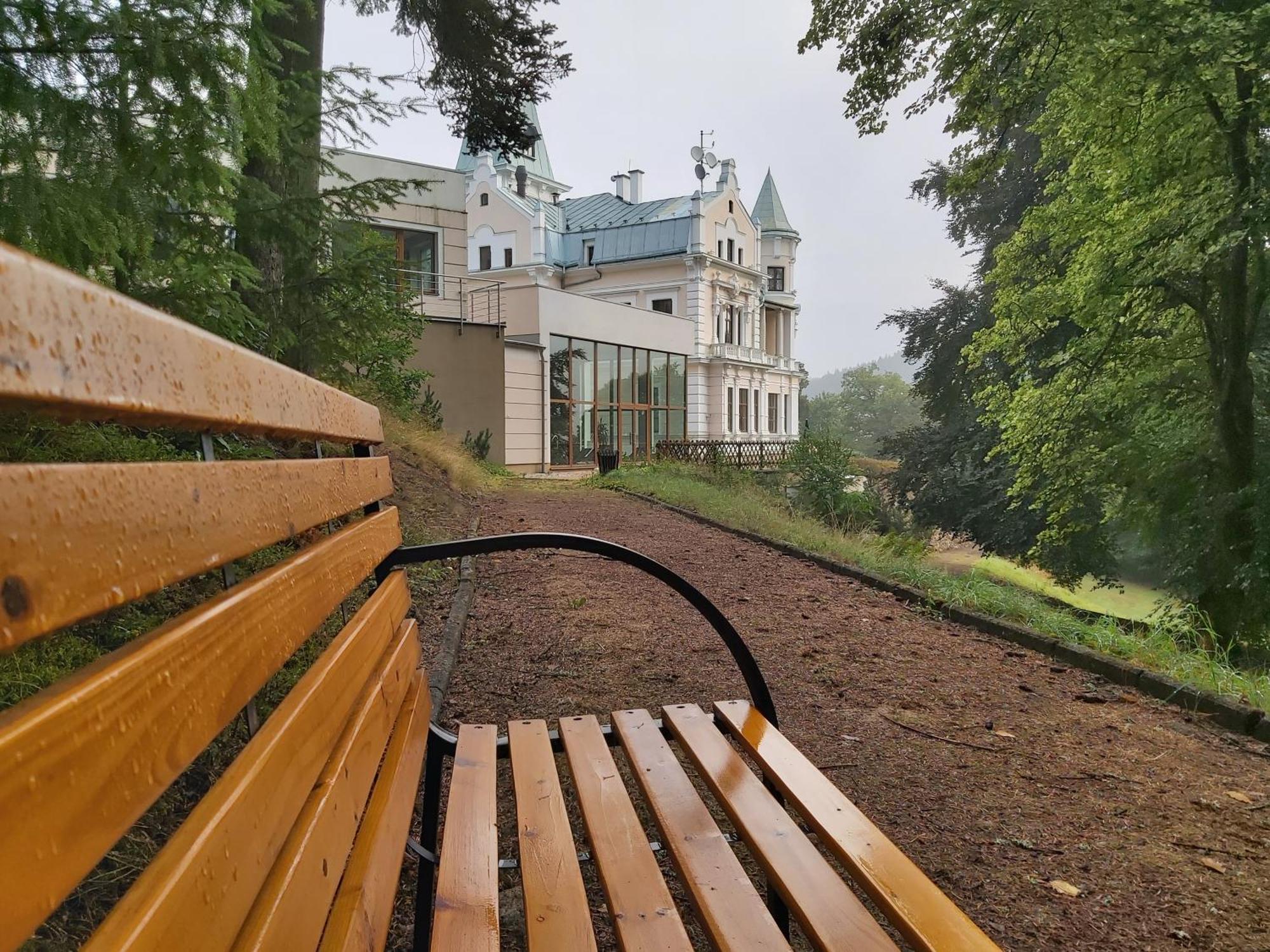 Hotel Chateau Cihelny Karlovy Vary Bagian luar foto