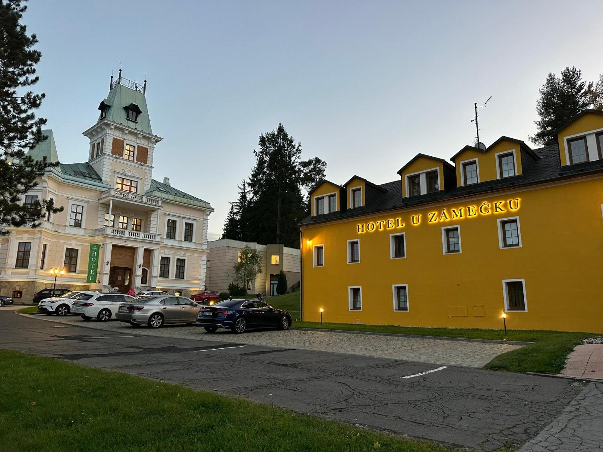 Hotel Chateau Cihelny Karlovy Vary Bagian luar foto