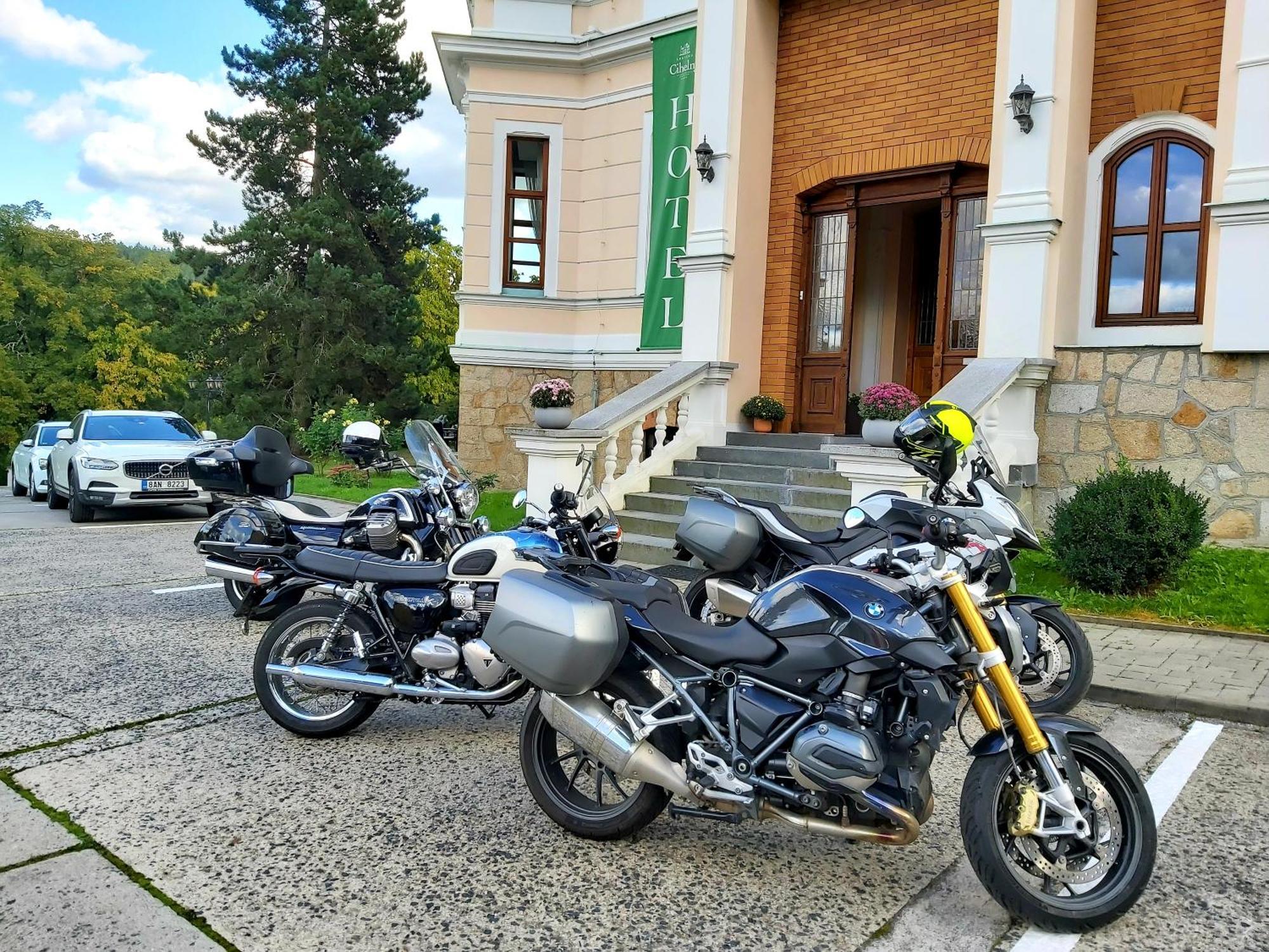 Hotel Chateau Cihelny Karlovy Vary Bagian luar foto