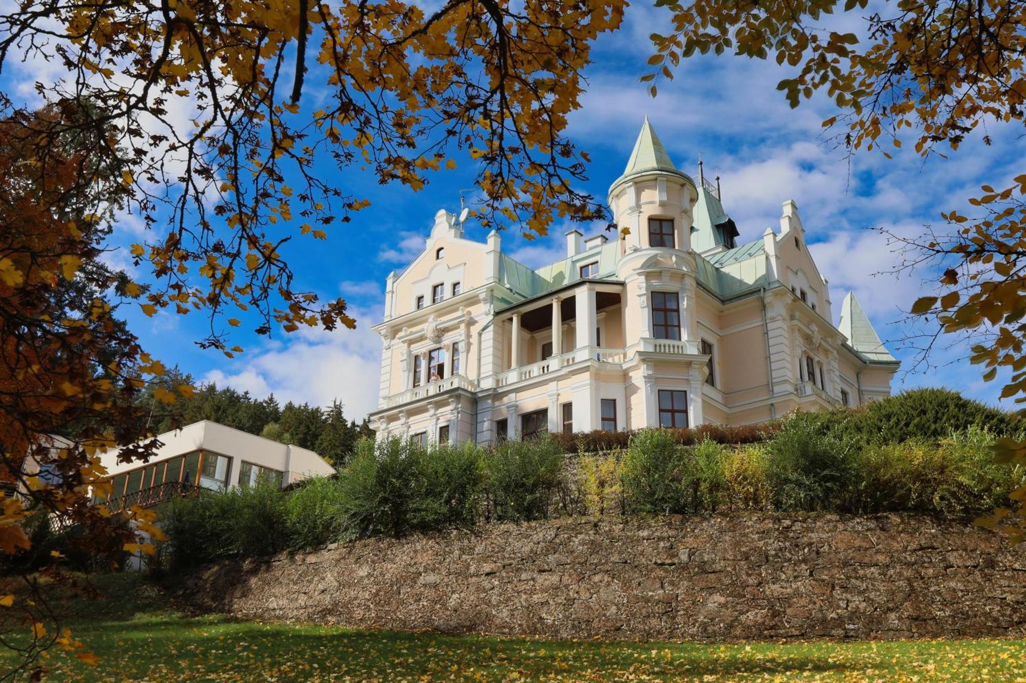 Hotel Chateau Cihelny Karlovy Vary Bagian luar foto