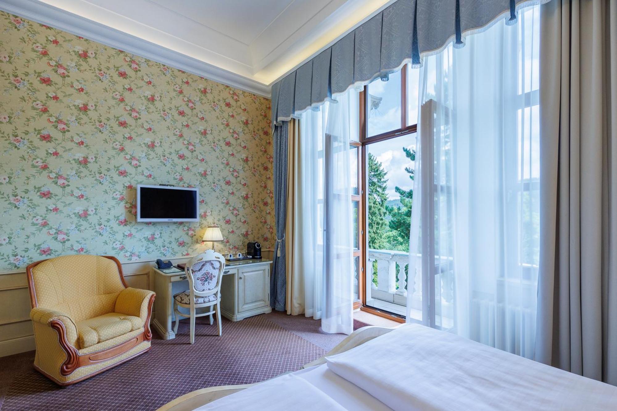 Hotel Chateau Cihelny Karlovy Vary Bagian luar foto